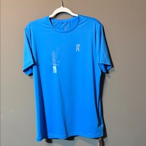 On Running Men's Short-Sleeve Crew Tee in Bright Blue Size Medium NWT